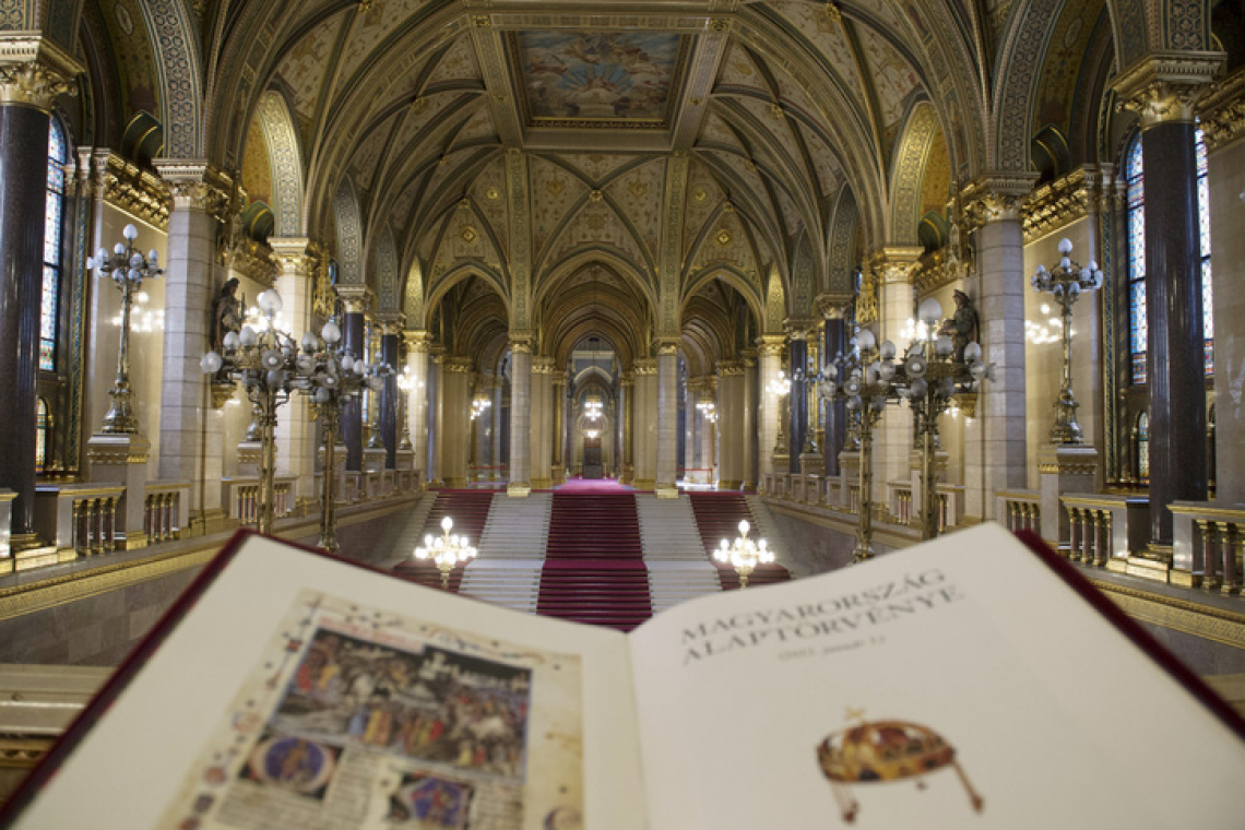 A magyar bíróságok döntései mindenkire nézve kötelező érvényűek, azok betartása nem opcionális